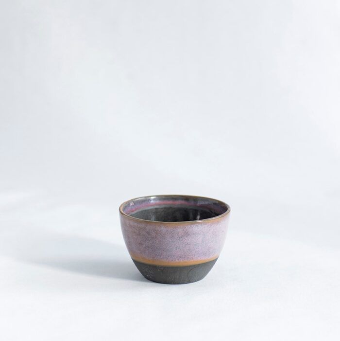 lille skål i lyserød sort dansk design keramik håndlavet Lena Pedersen